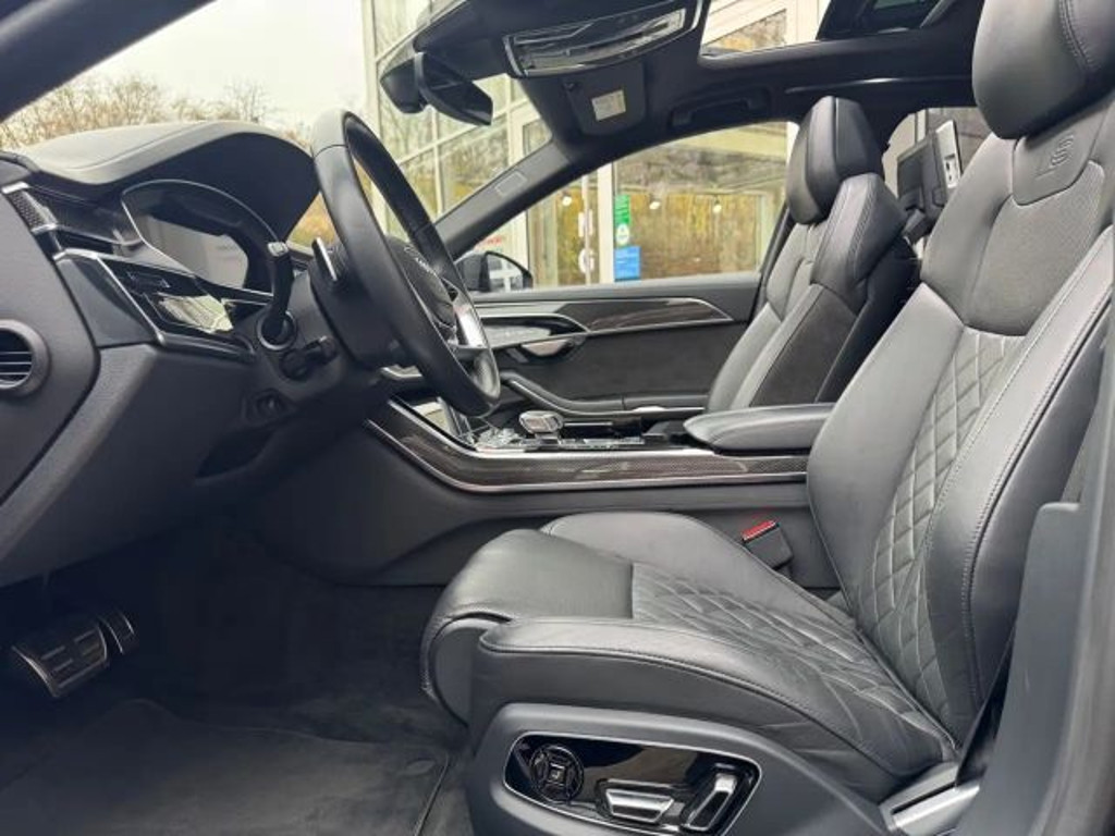 Audi S8