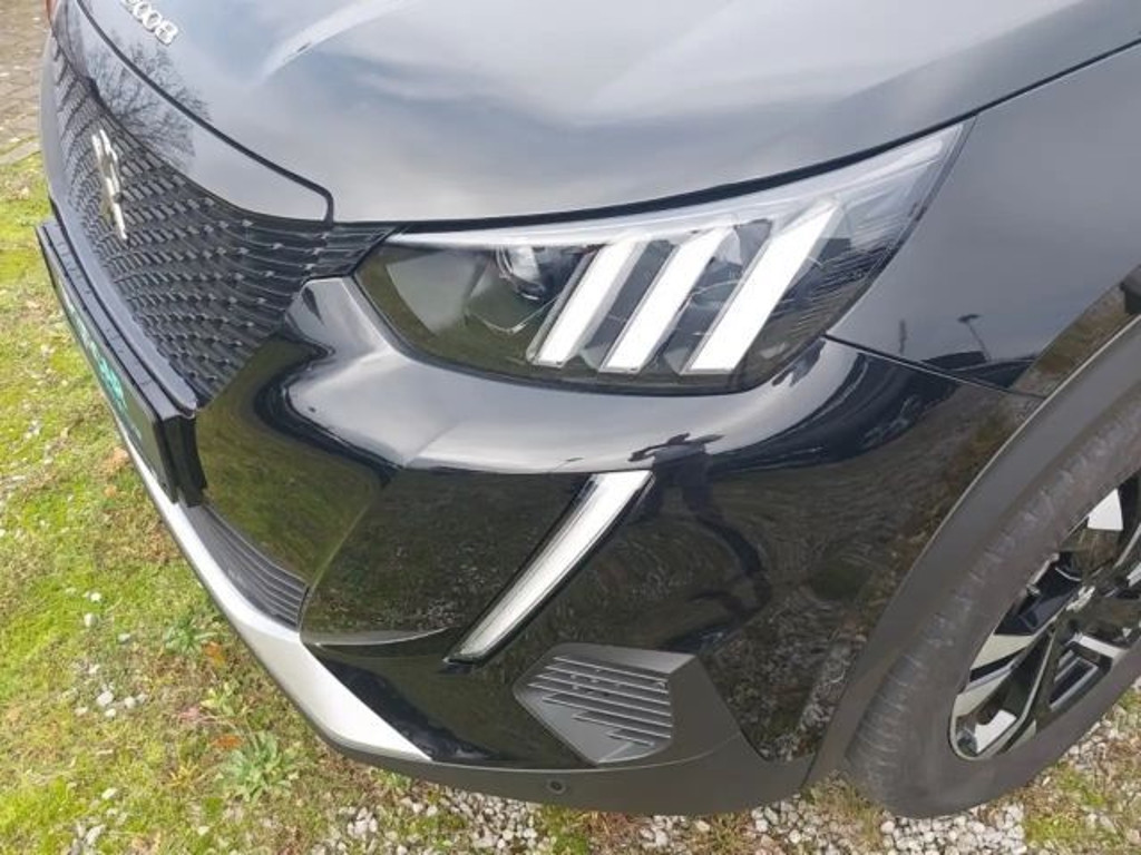Peugeot e-2008