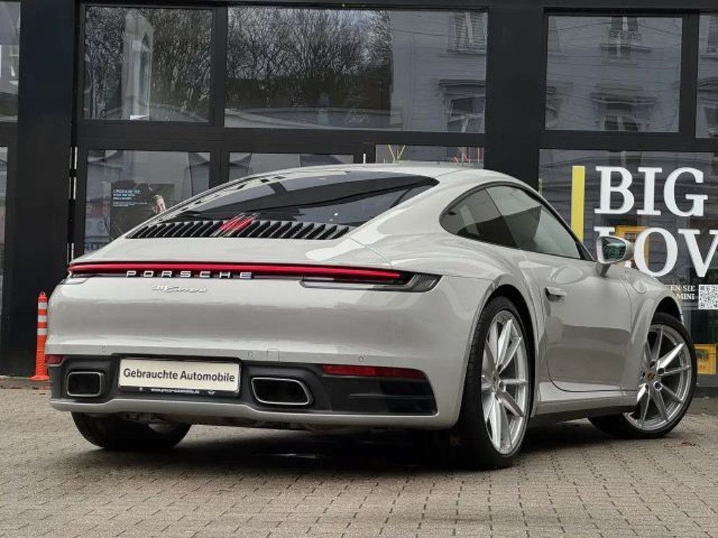 Porsche 992