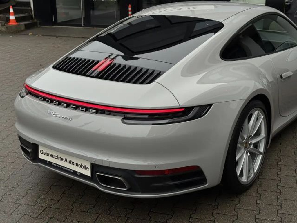 Porsche 992
