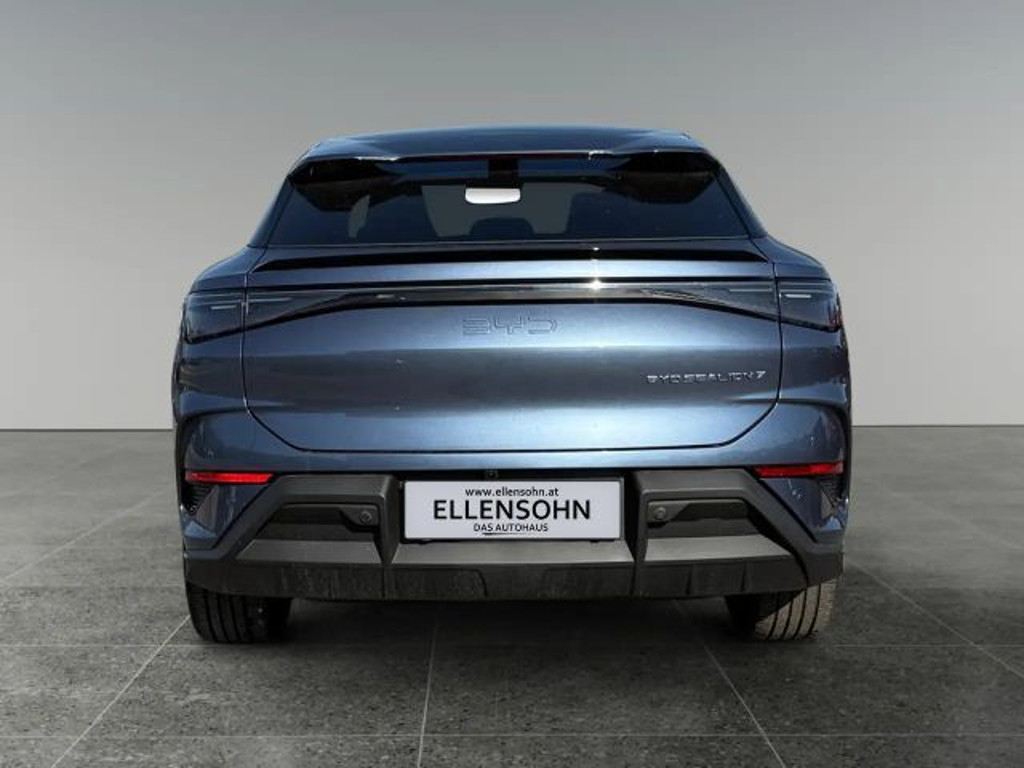 BYD Sealion 7