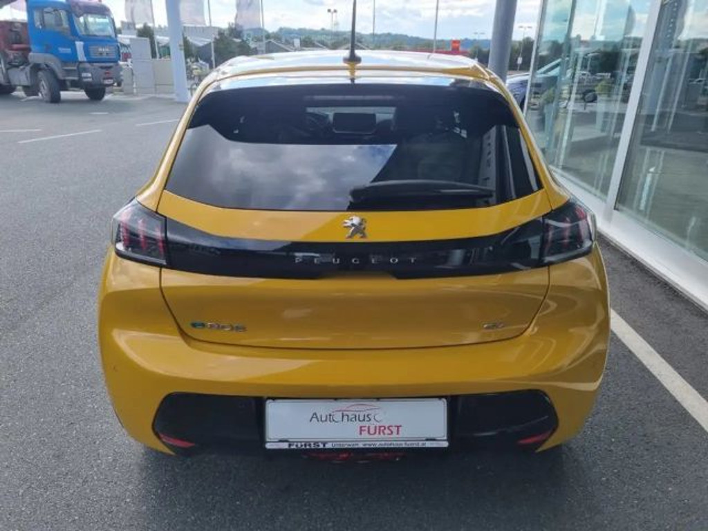 Peugeot e-208