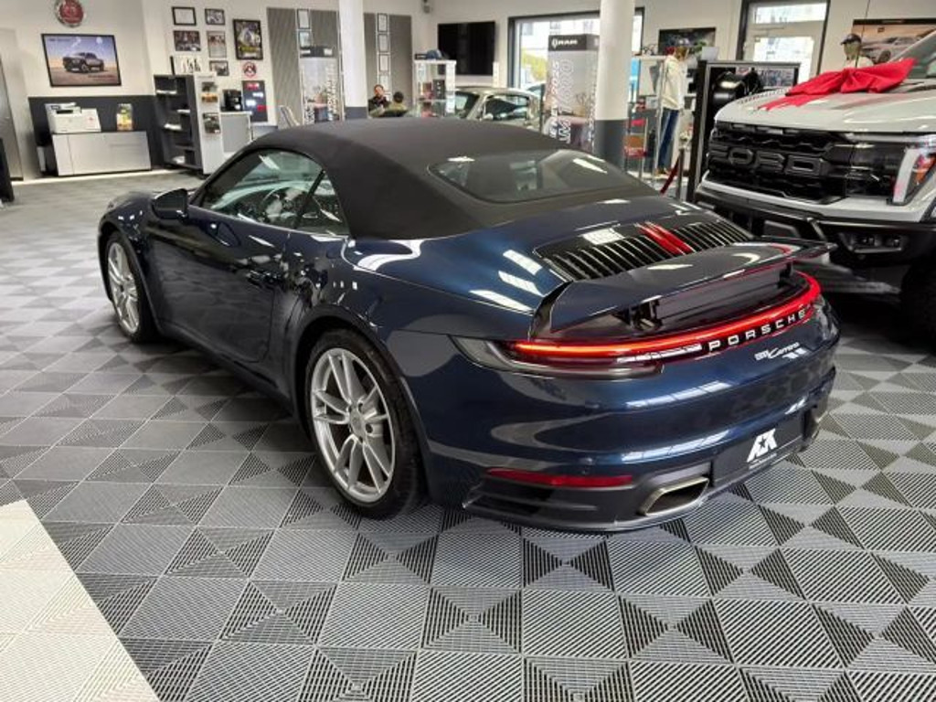Porsche 992