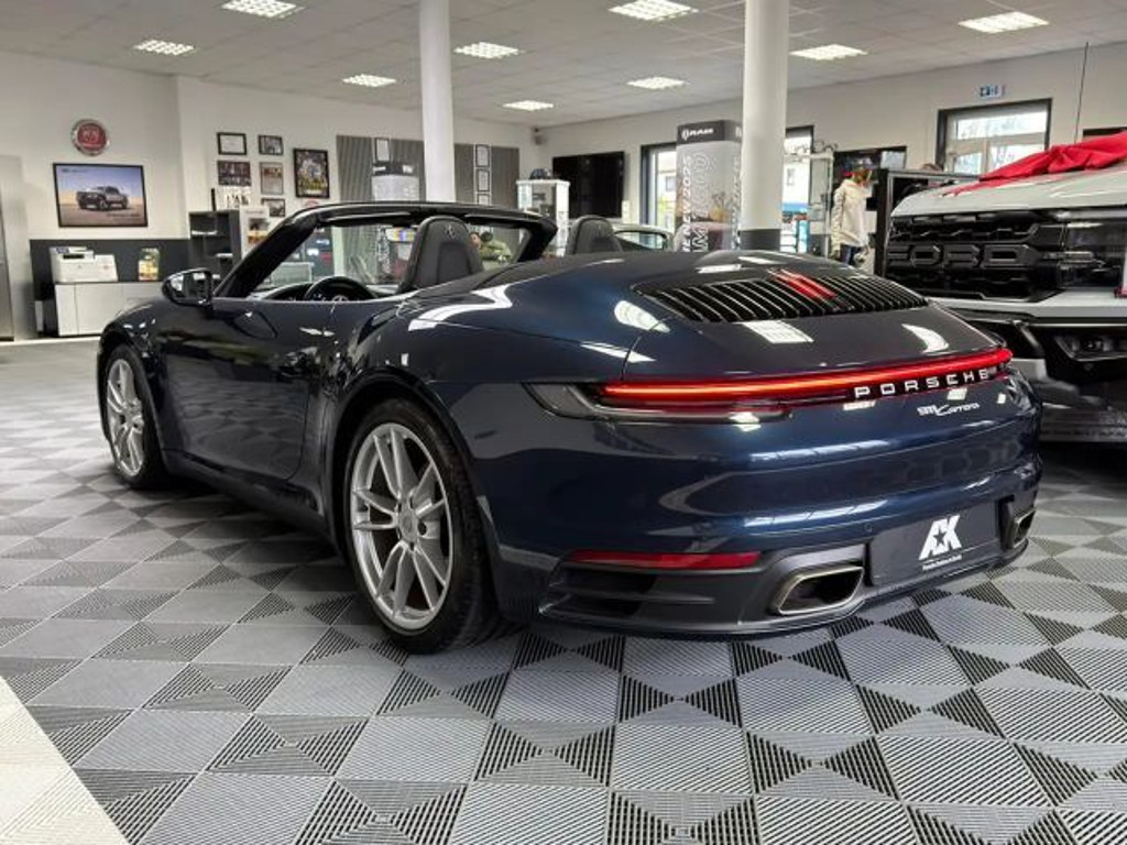 Porsche 992