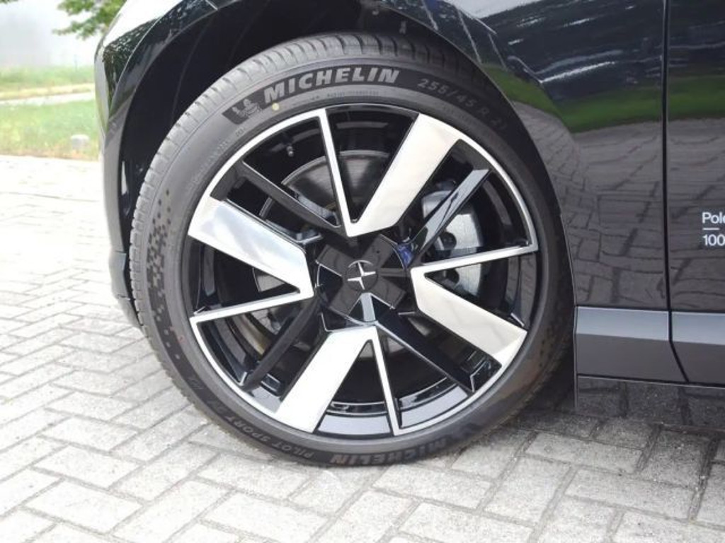 Polestar 4