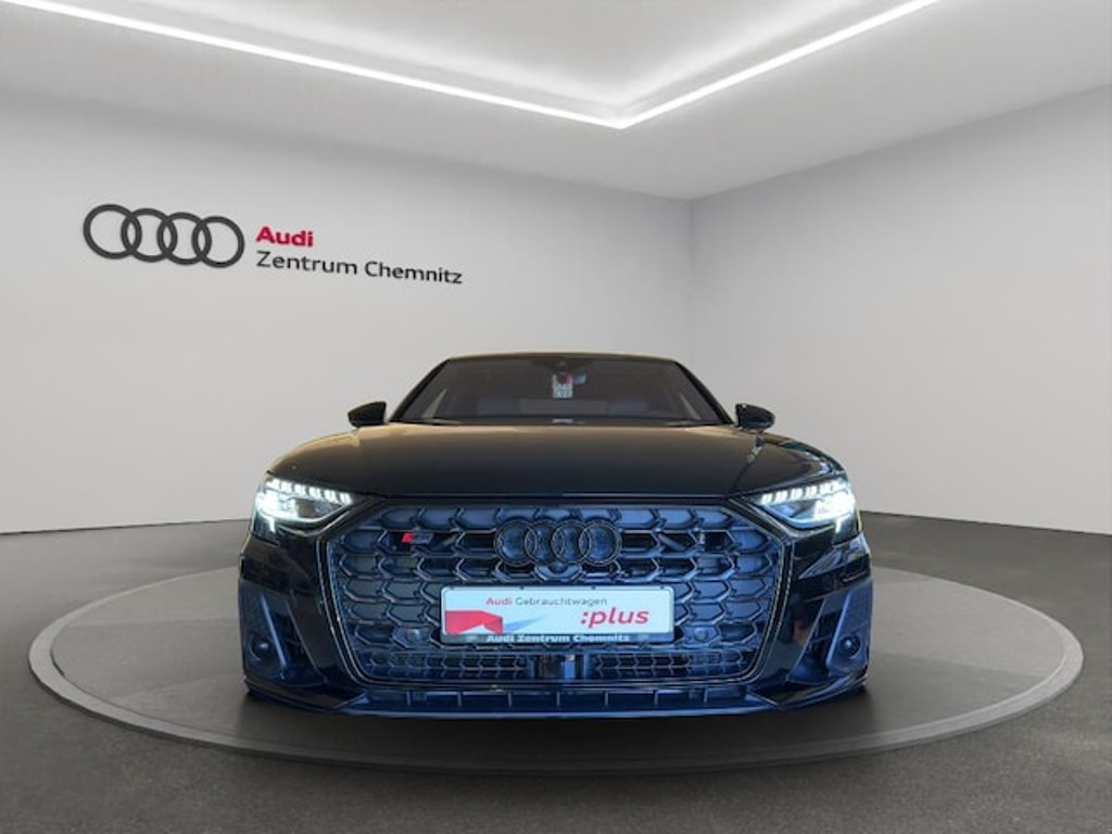 Audi S8