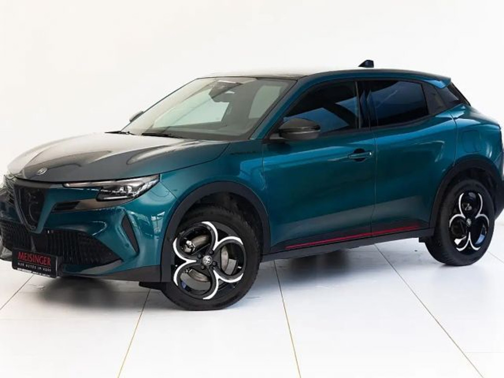 Alfa Romeo Junior 2024 Hybride Benzine