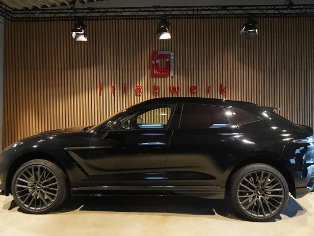 Aston Martin DBX