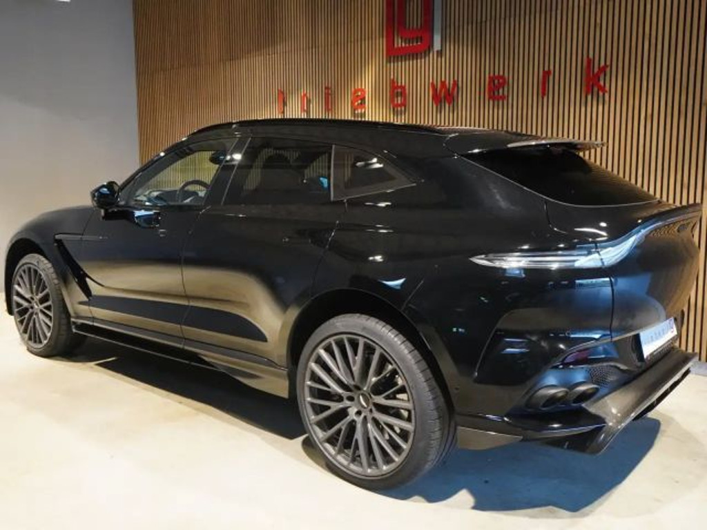 Aston Martin DBX