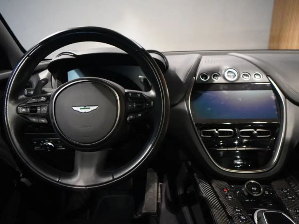 Aston Martin DBX