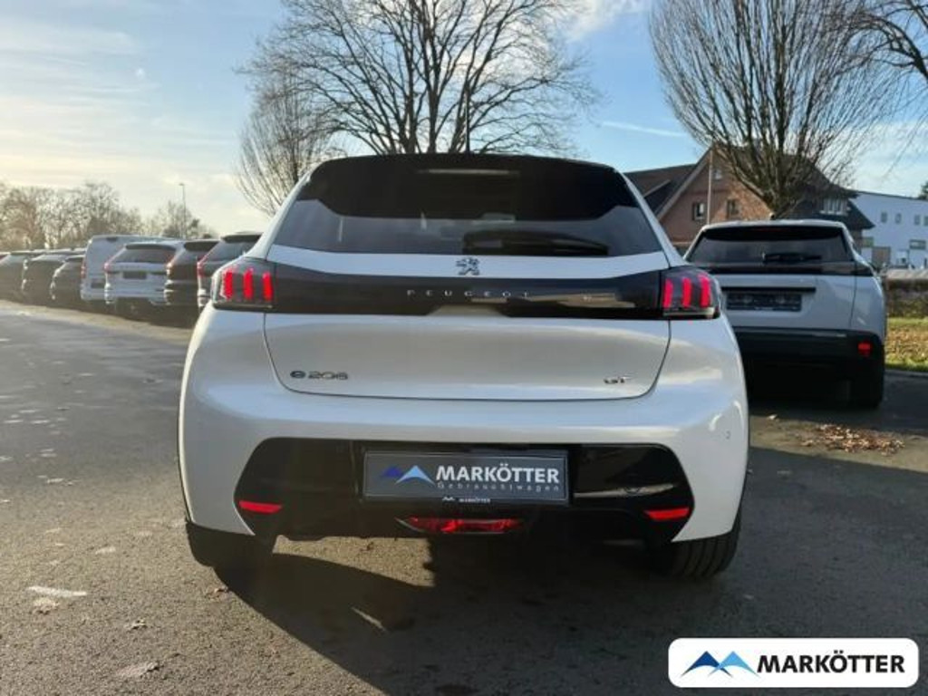 Peugeot e-208