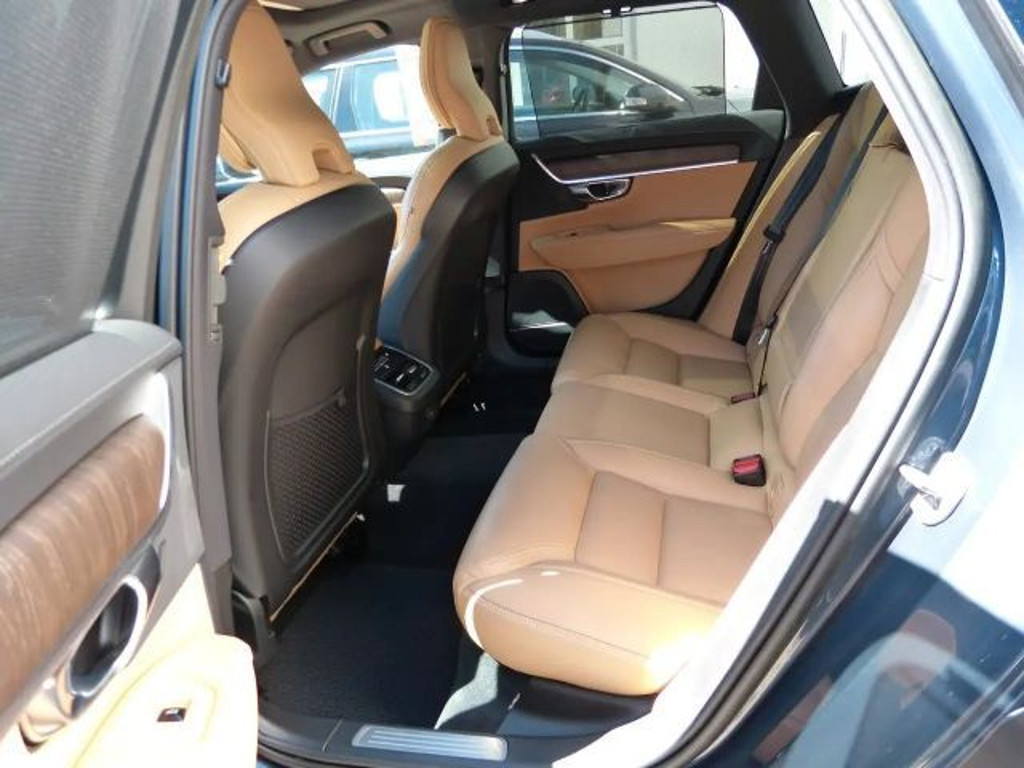 Volvo V90 Cross Country