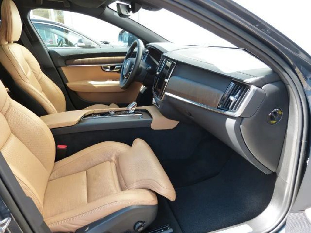 Volvo V90 Cross Country