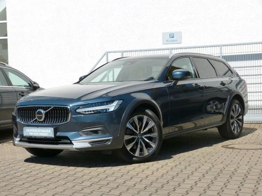 Volvo V90 Cross Country