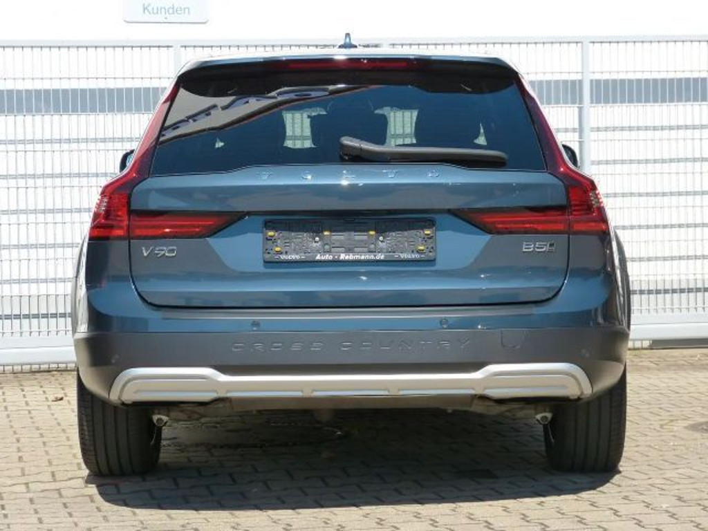 Volvo V90 Cross Country