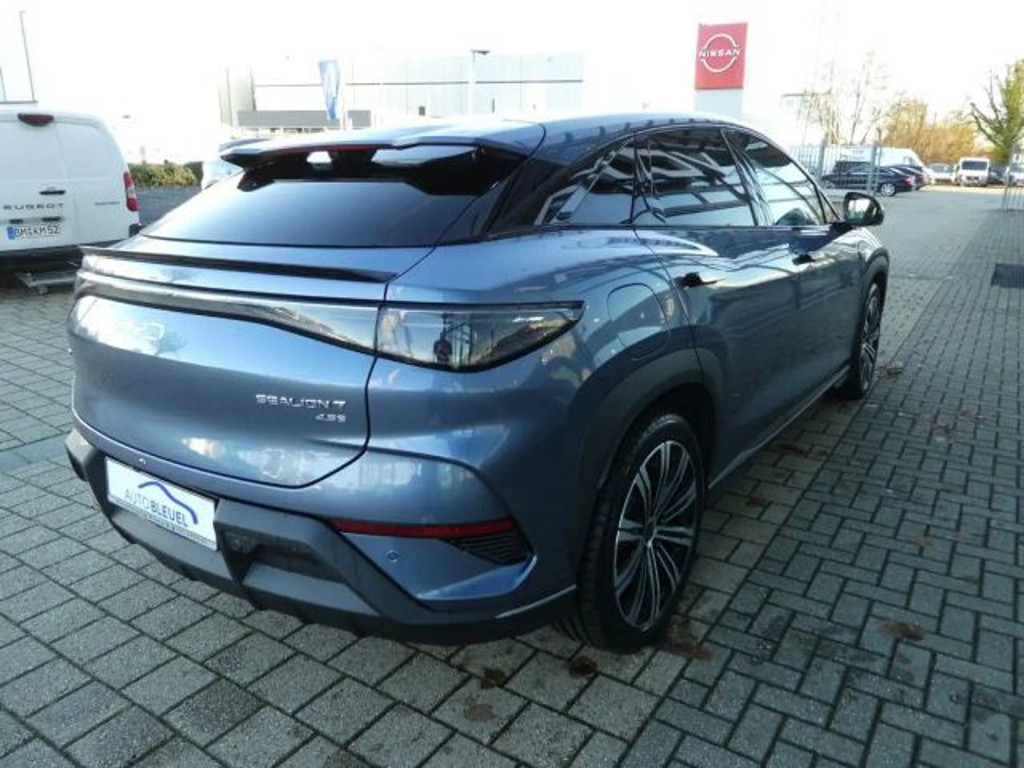 BYD Sealion 7