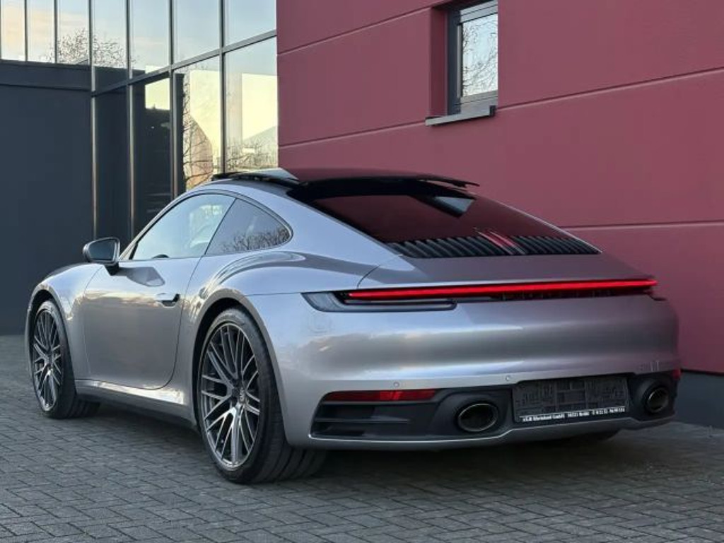 Porsche 992