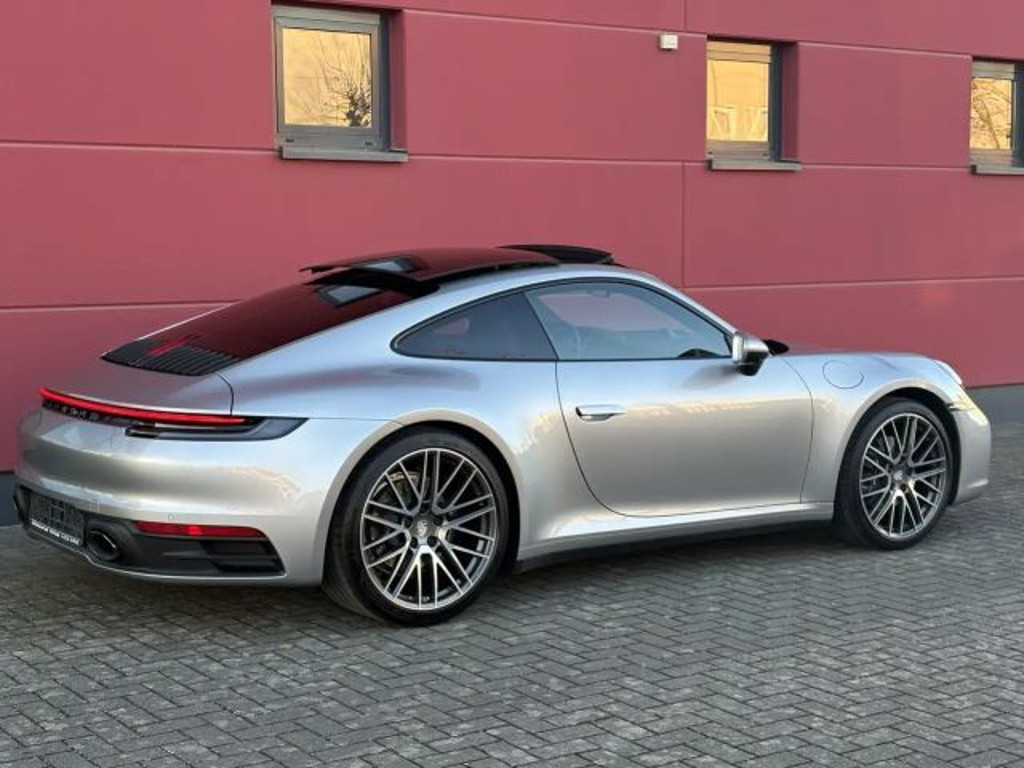Porsche 992