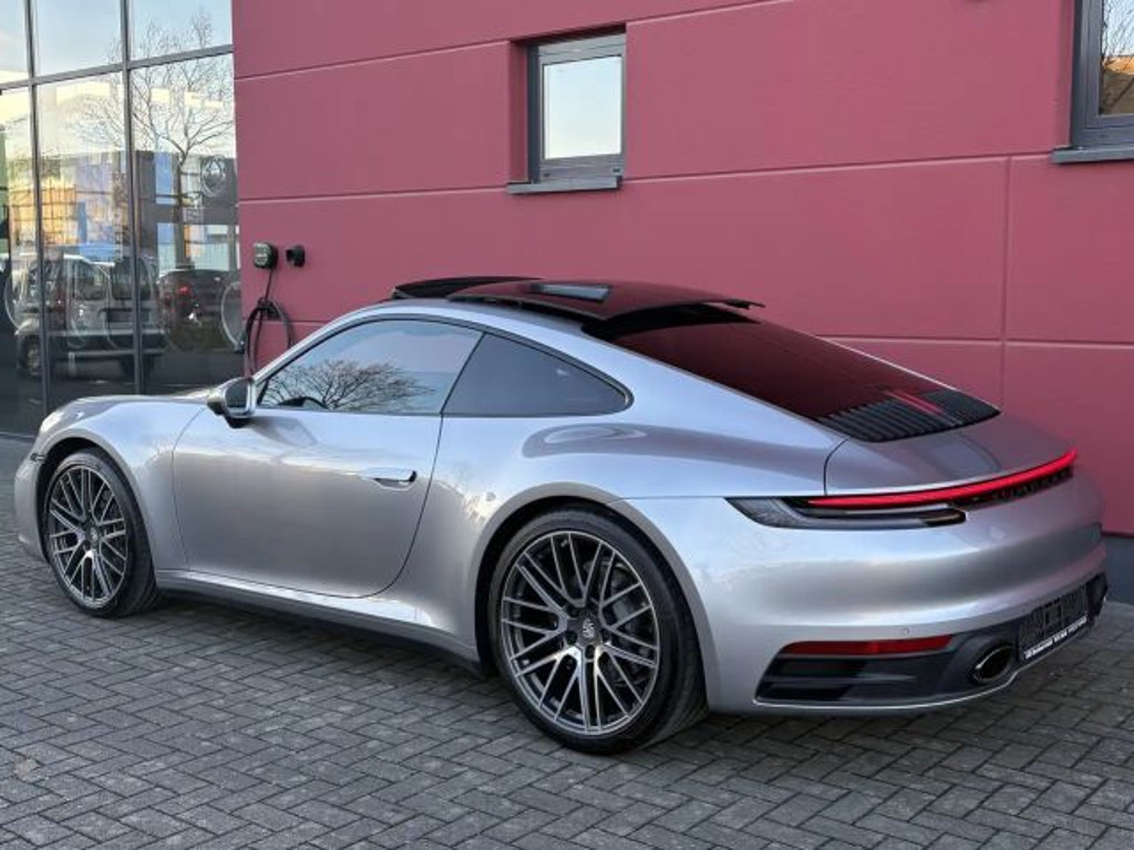 Porsche 992