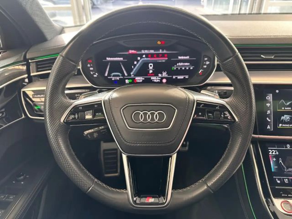 Audi S8