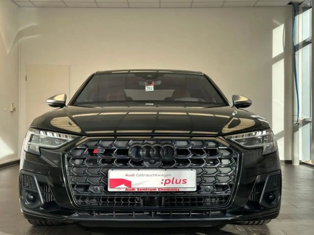 Audi S8