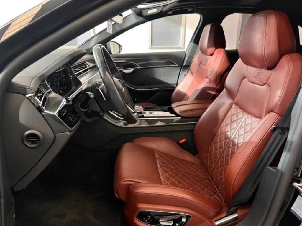 Audi S8