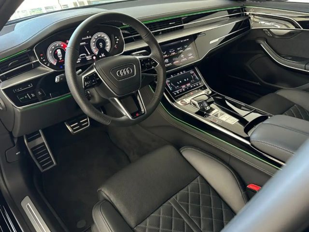 Audi S8