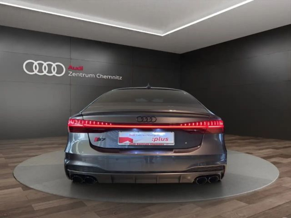Audi S7
