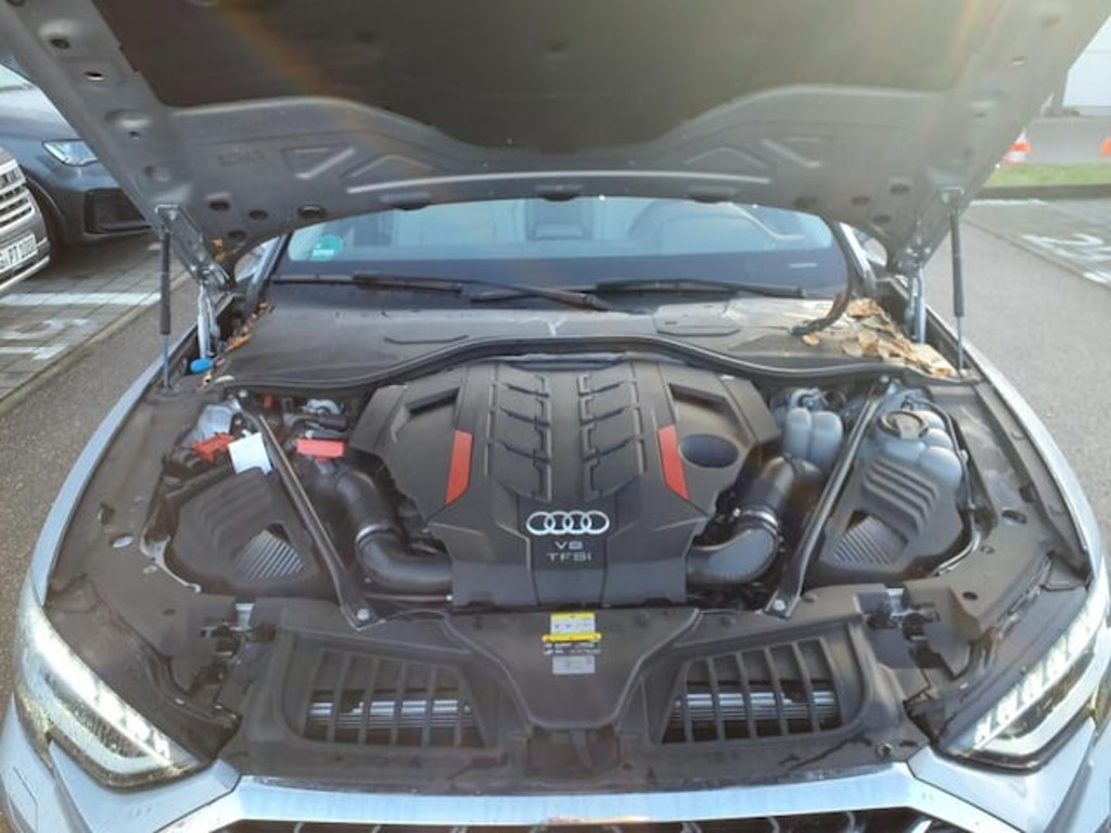 Audi S8