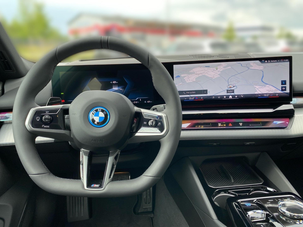BMW i5