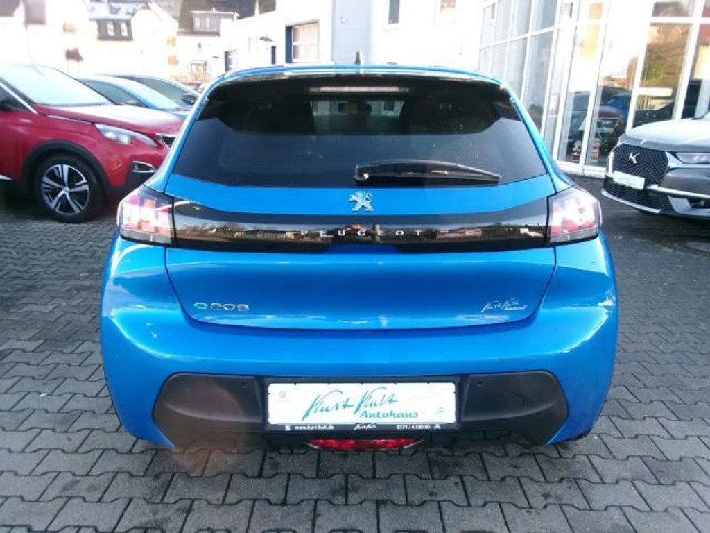 Peugeot e-208