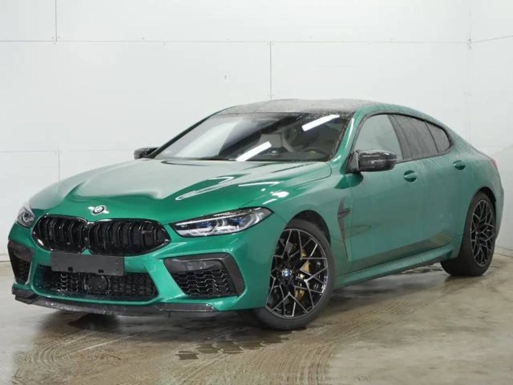 BMW M8 2025 Benzine