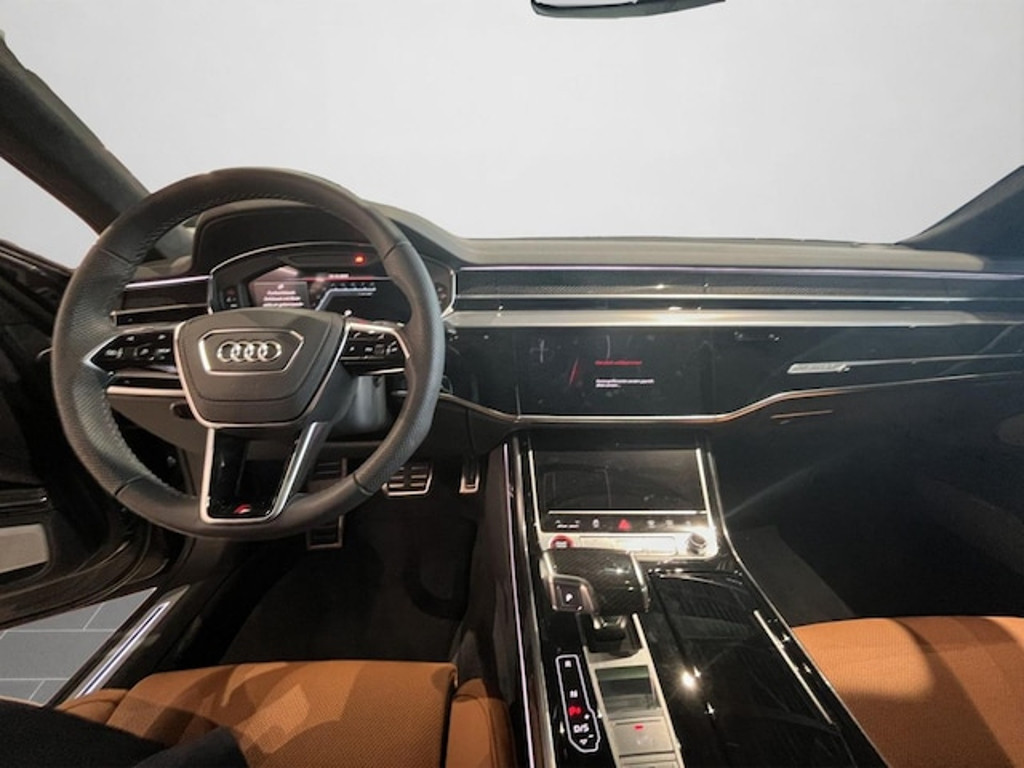 Audi S8