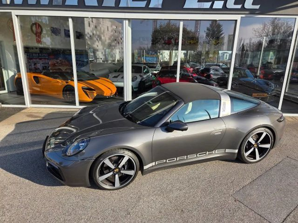 Porsche 992 2022 Benzine