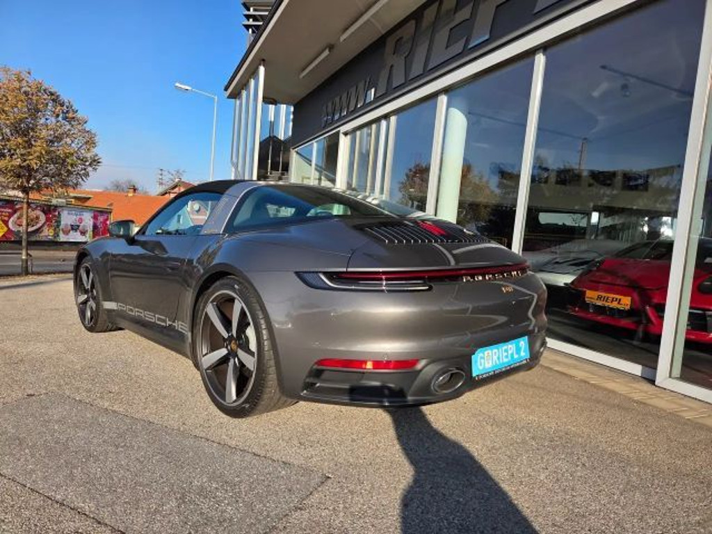 Porsche 992