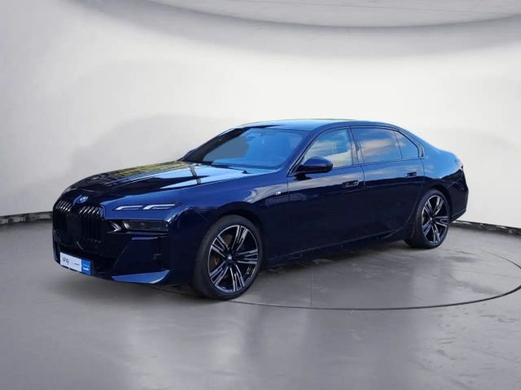 BMW i7