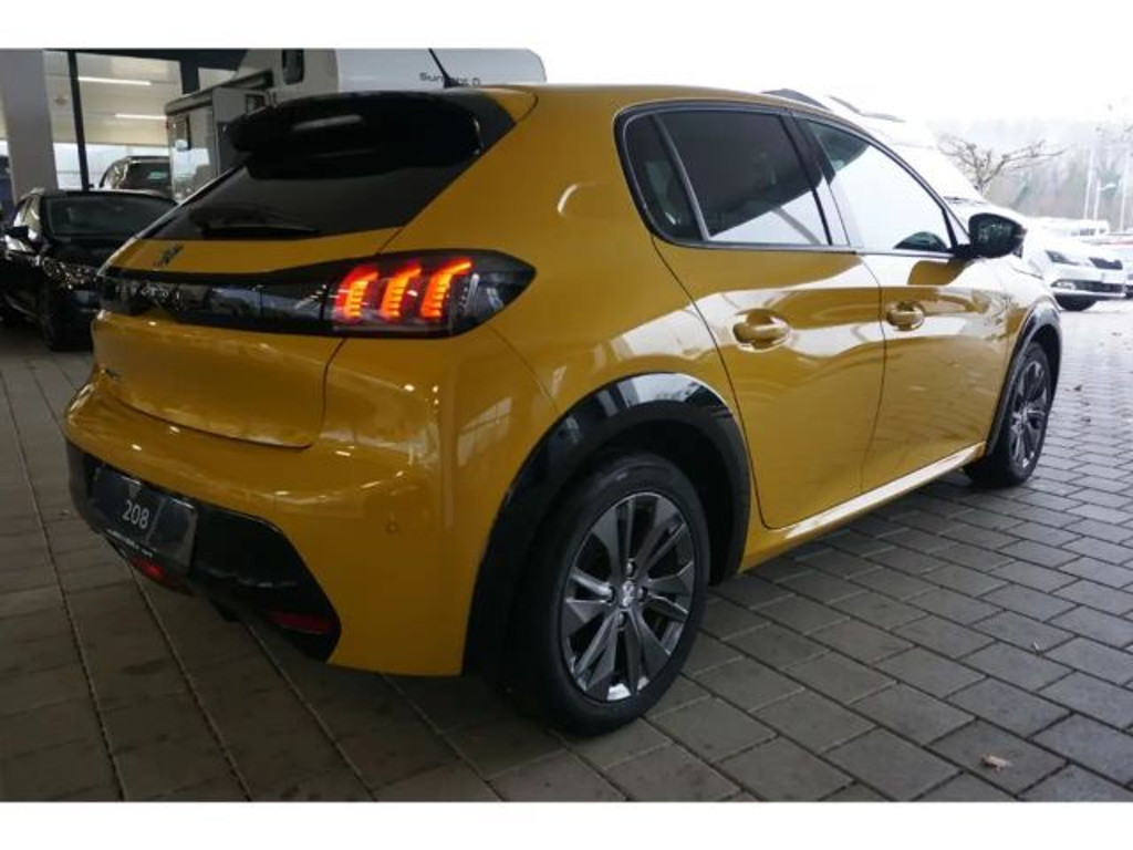 Peugeot e-208