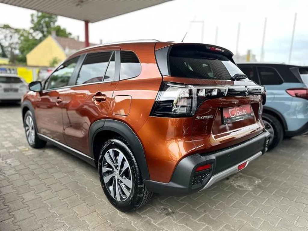Suzuki S-Cross