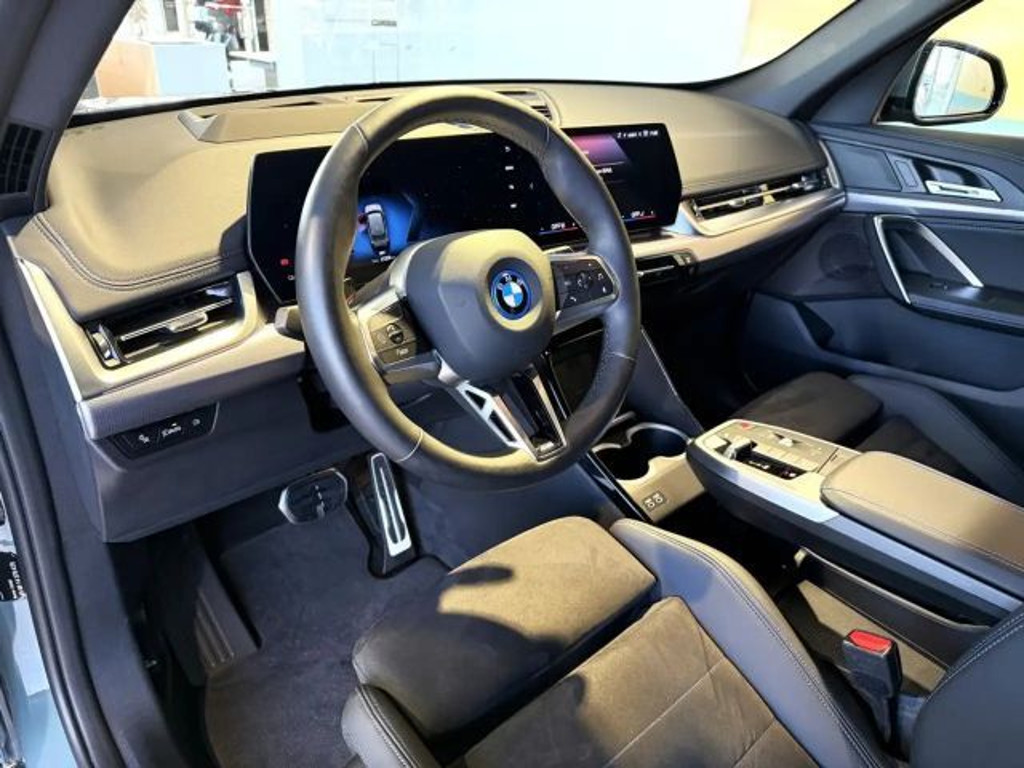 BMW iX1
