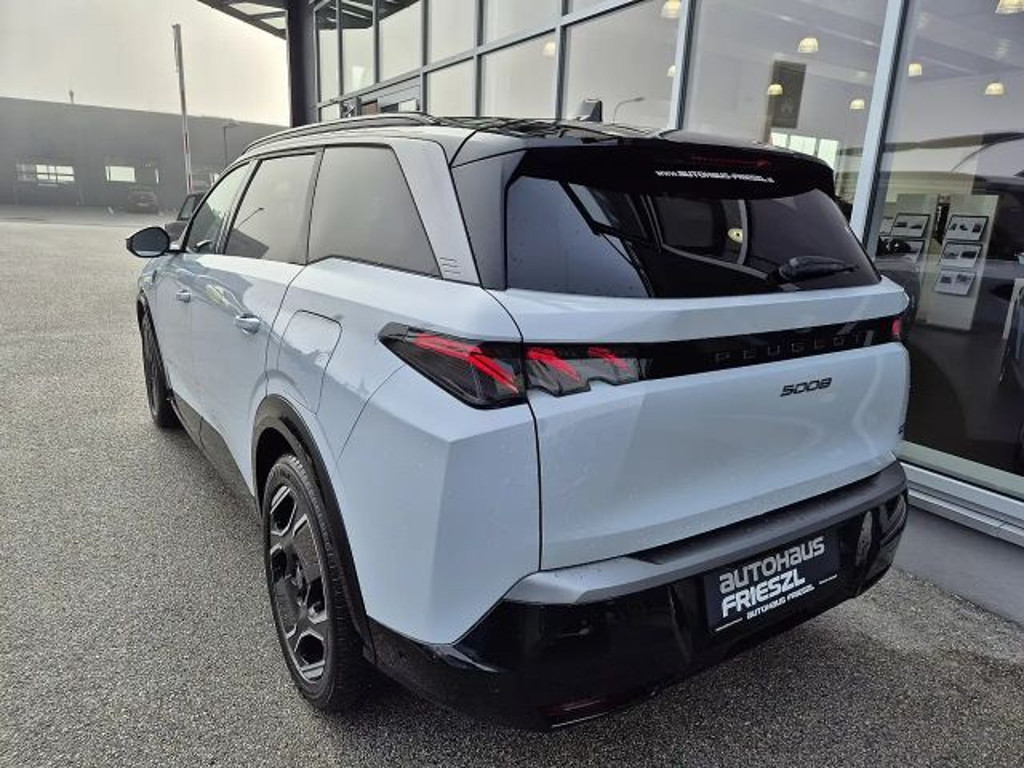 Peugeot E-5008
