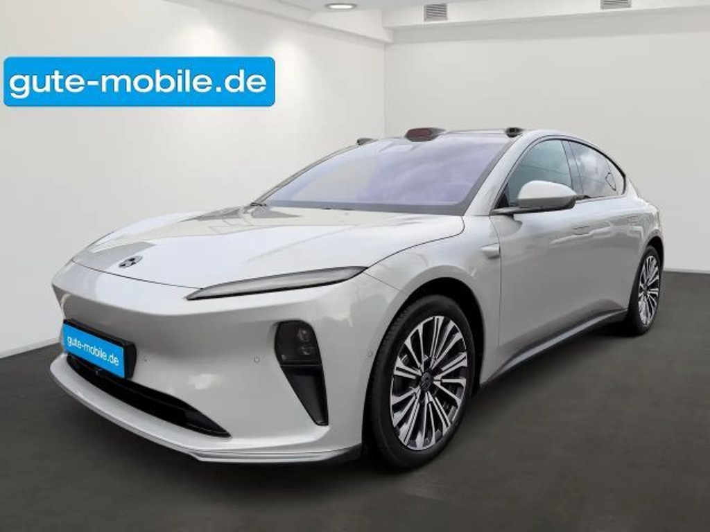 NIO ET5