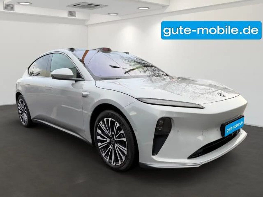 NIO ET5
