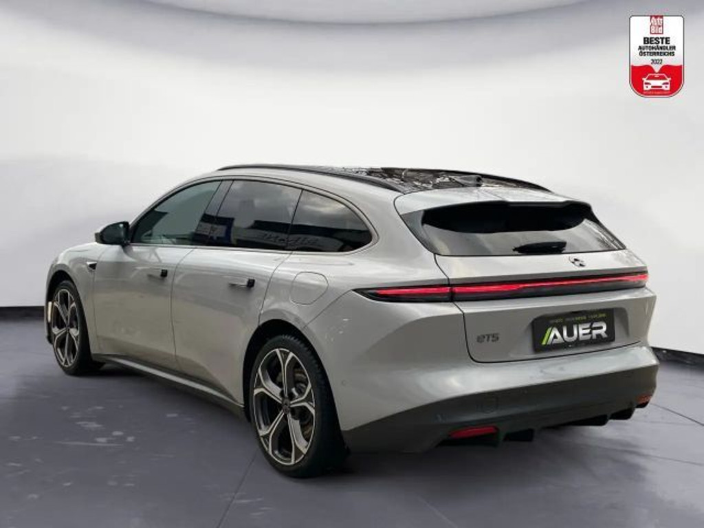 NIO ET5