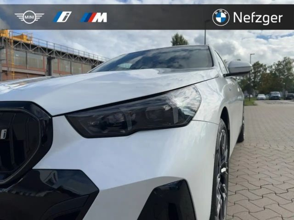 BMW i5