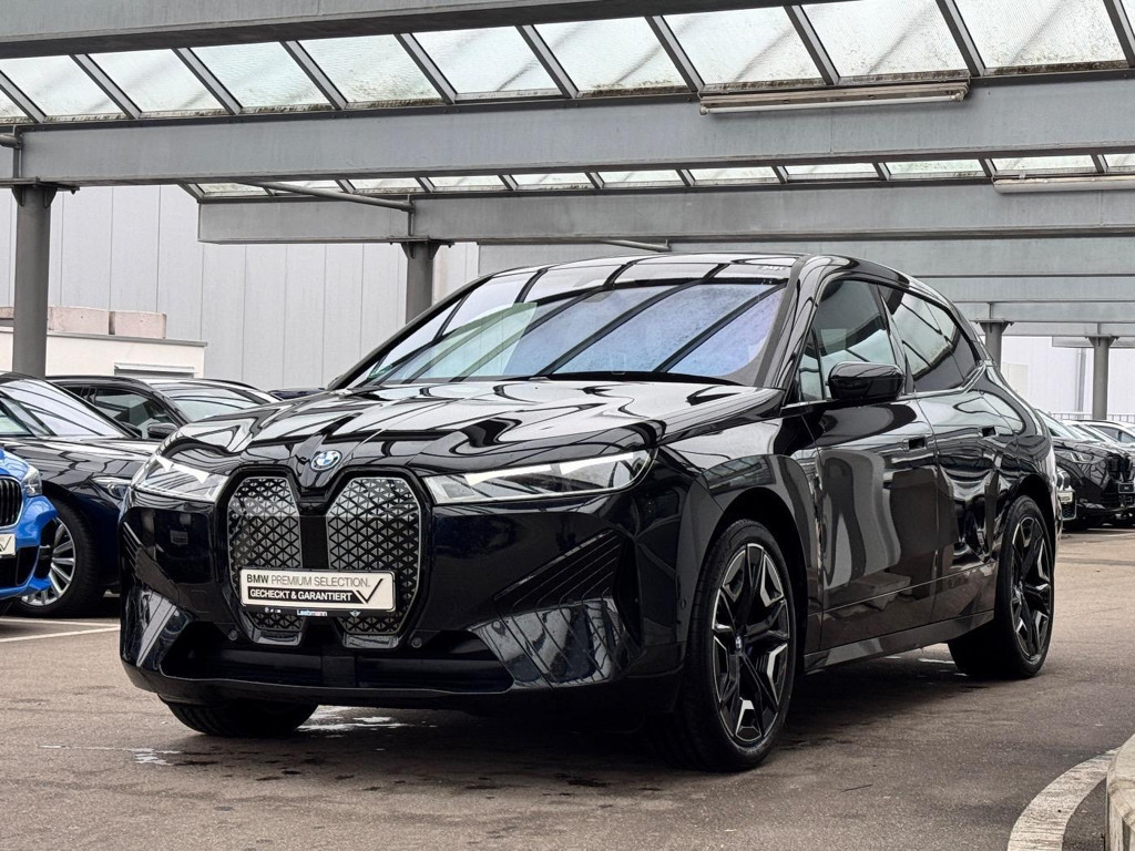 BMW iX