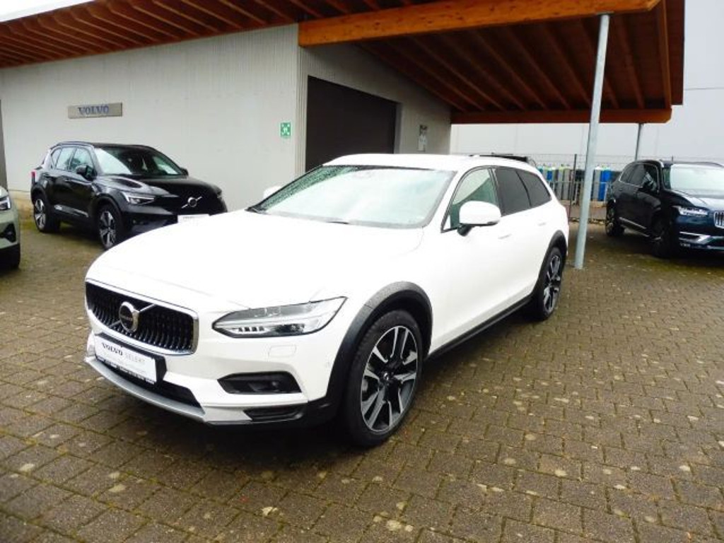Volvo V90 Cross Country