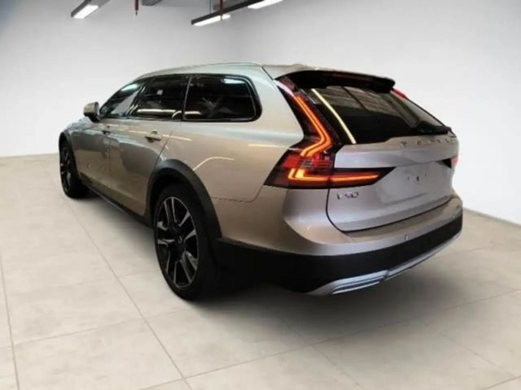 Volvo V90 Cross Country