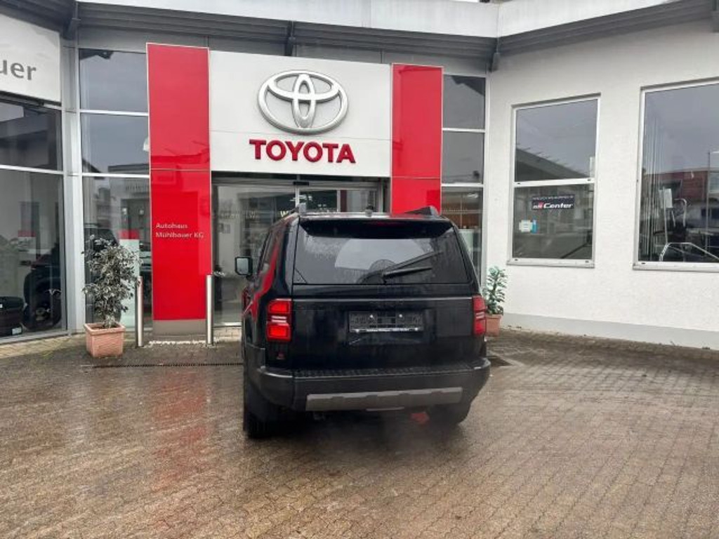 Toyota Land Cruiser