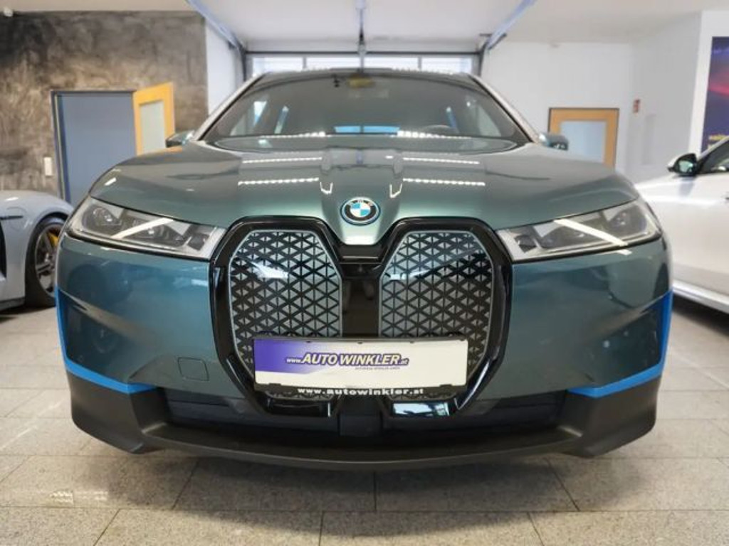 BMW iX