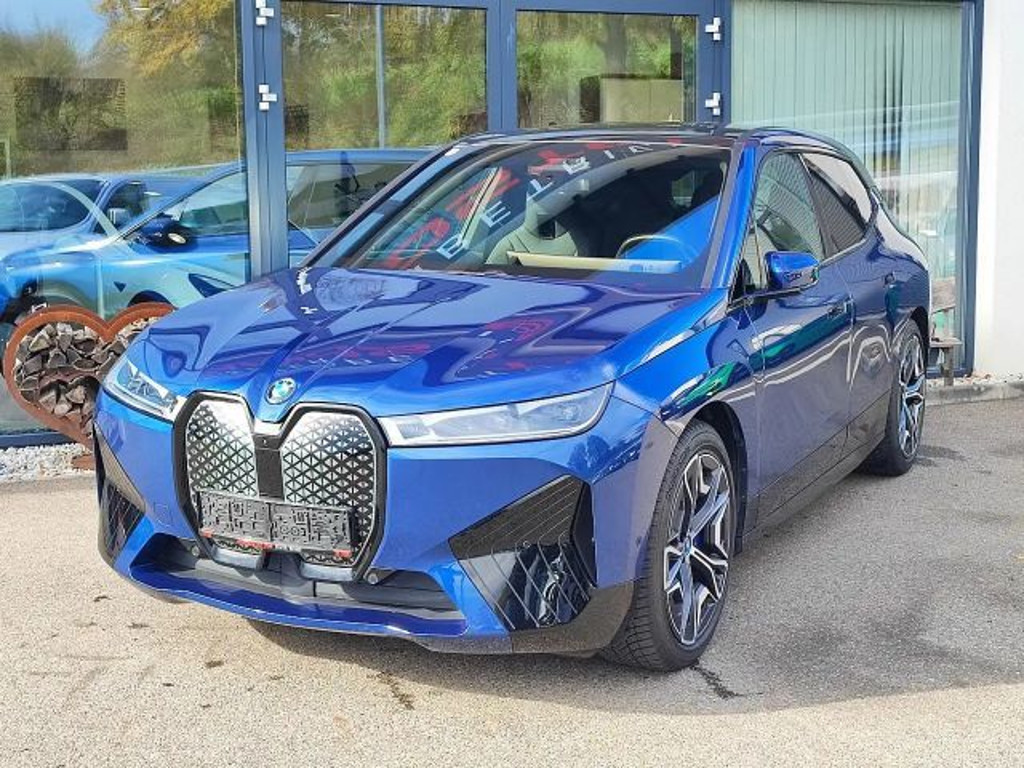 BMW iX